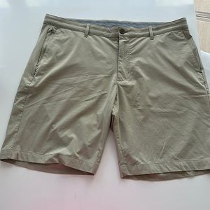 Tommy bahama chip shot island 10 inch shorts size 40